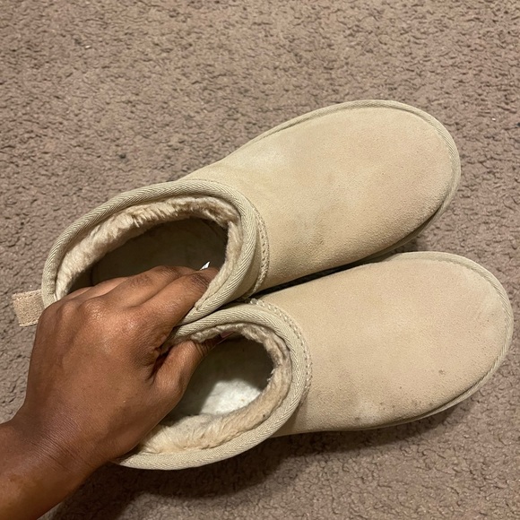 Ugg mini size 8 - Picture 2 of 2
